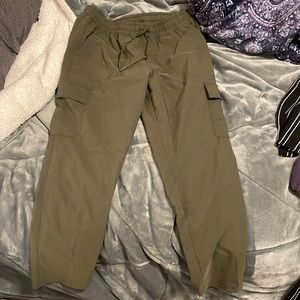 North face cargo pants never been worn